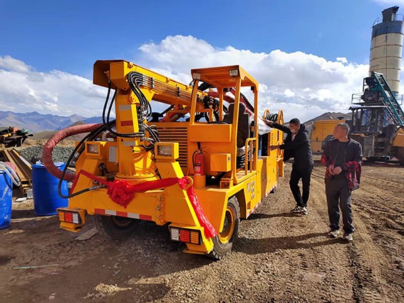 礦用柴油機(jī)濕式混凝土噴射車(chē)